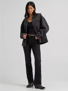Wrangler Women’s Black High Rise Bold Boot Jeans
